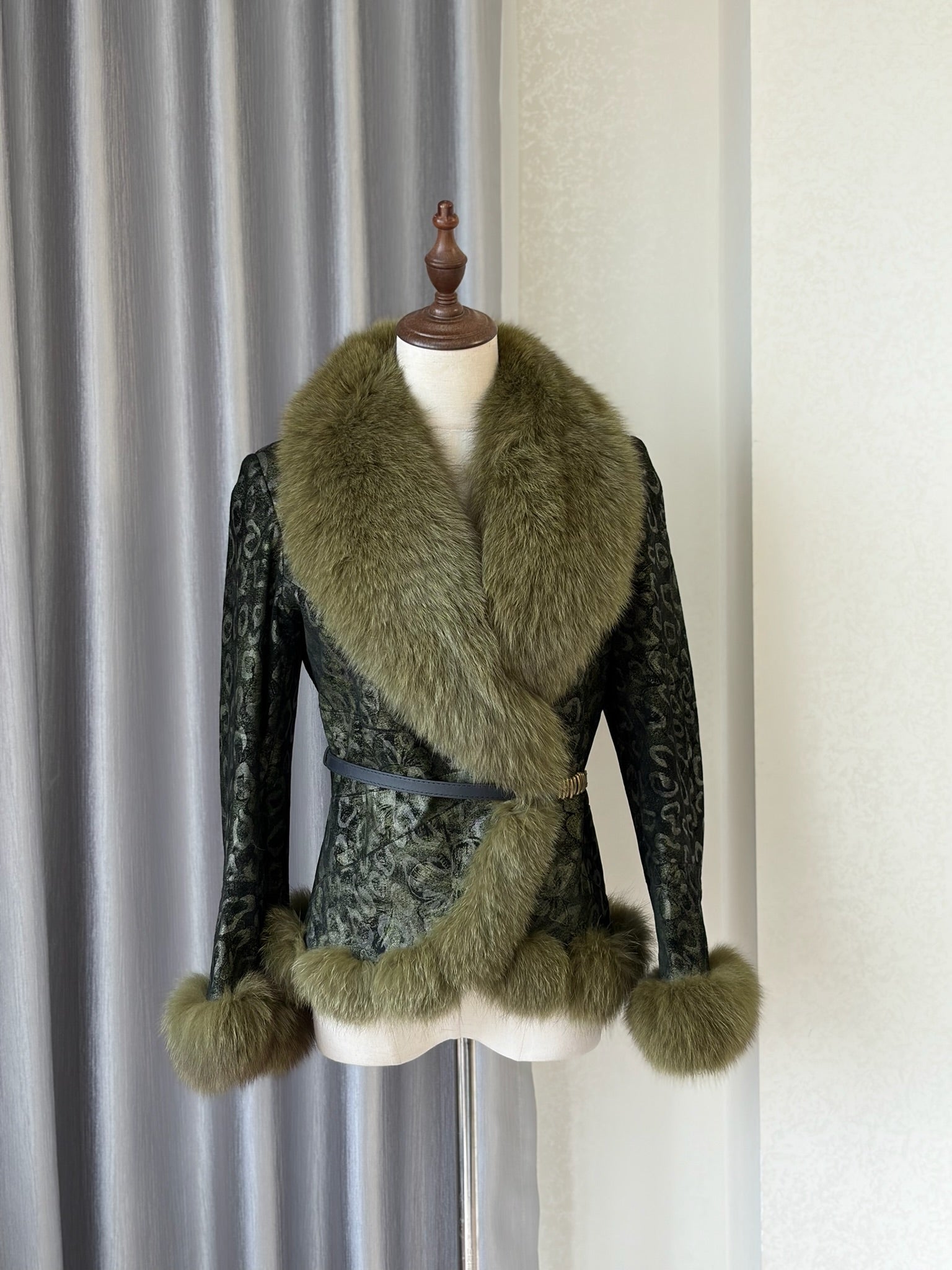 Dark green fox fur leopard print pig leather fitted leather jacket