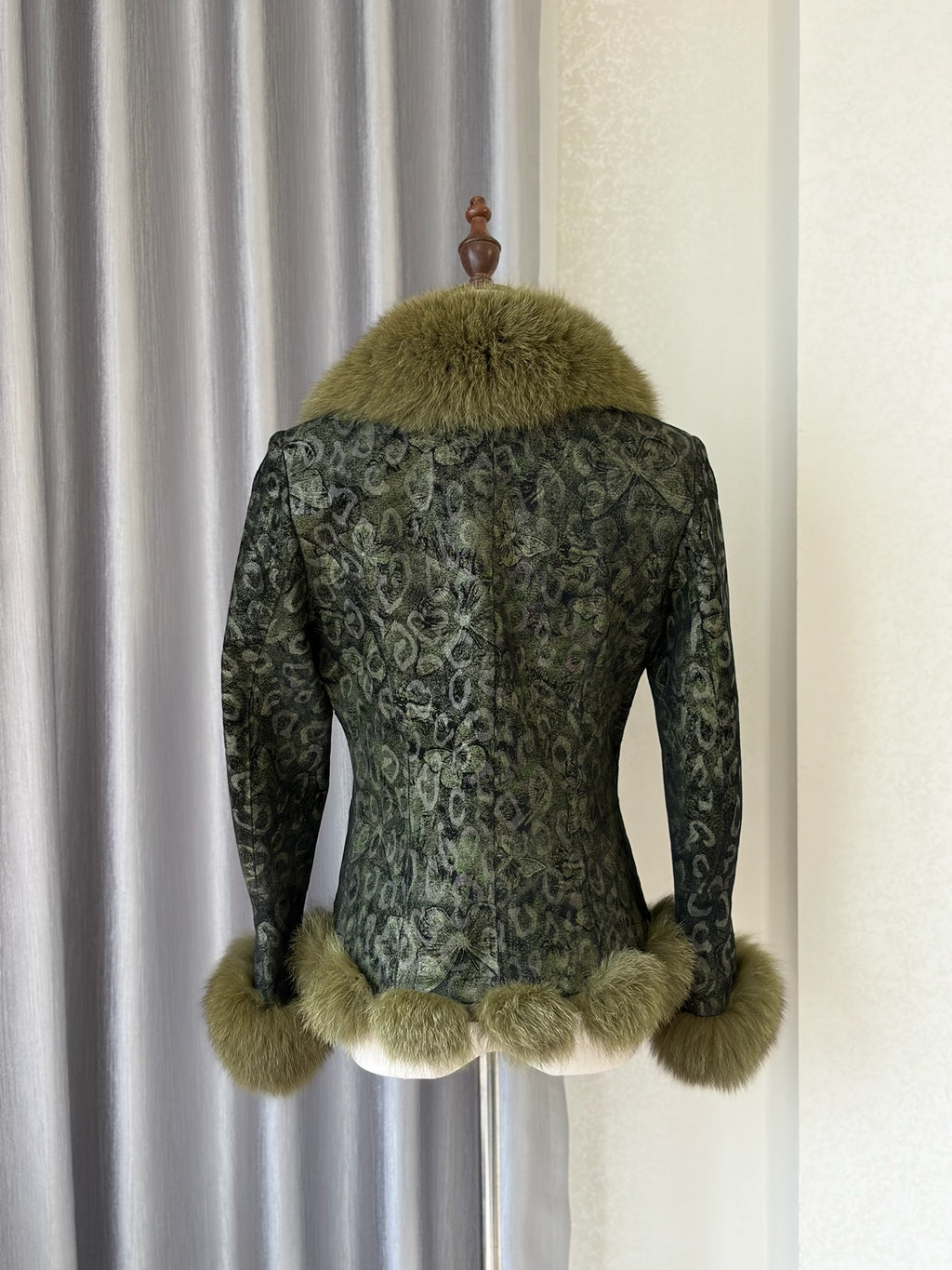 Dark green fox fur leopard print pig leather fitted leather jacket